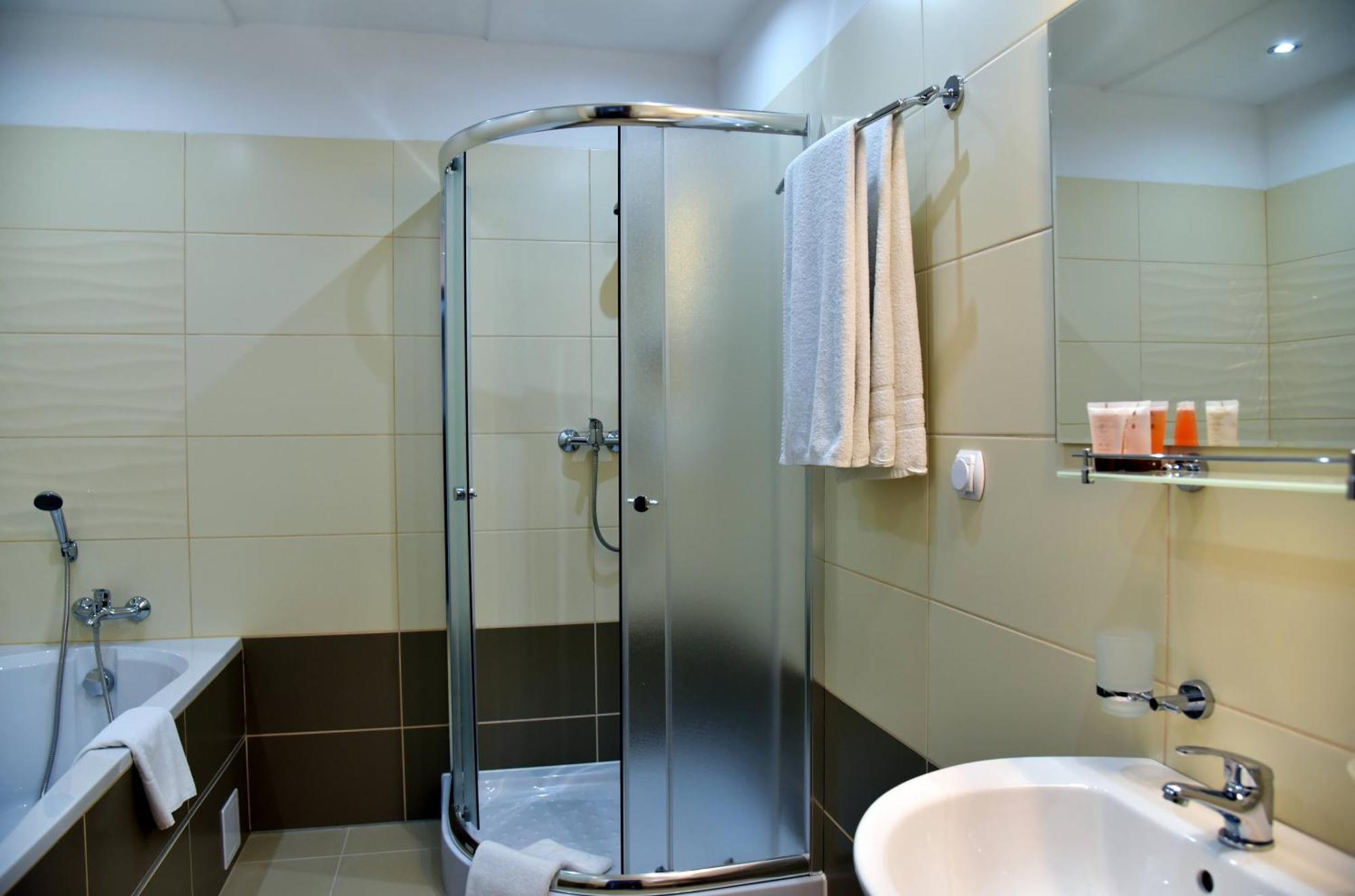 Kompleks Hotelowy Logos Augustow Ngoại thất bức ảnh